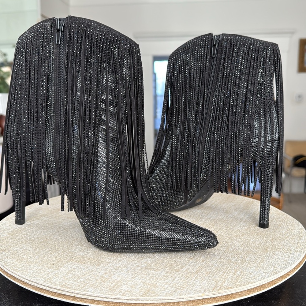 Sequence stilettos ankle boots with fringe. Size 10M black